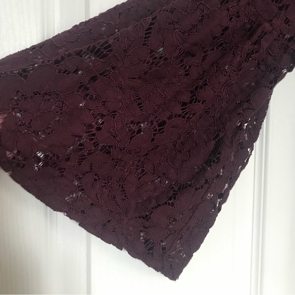 Chaser size small lace bell sleeve off the shoulder top - Picture 4 of 9